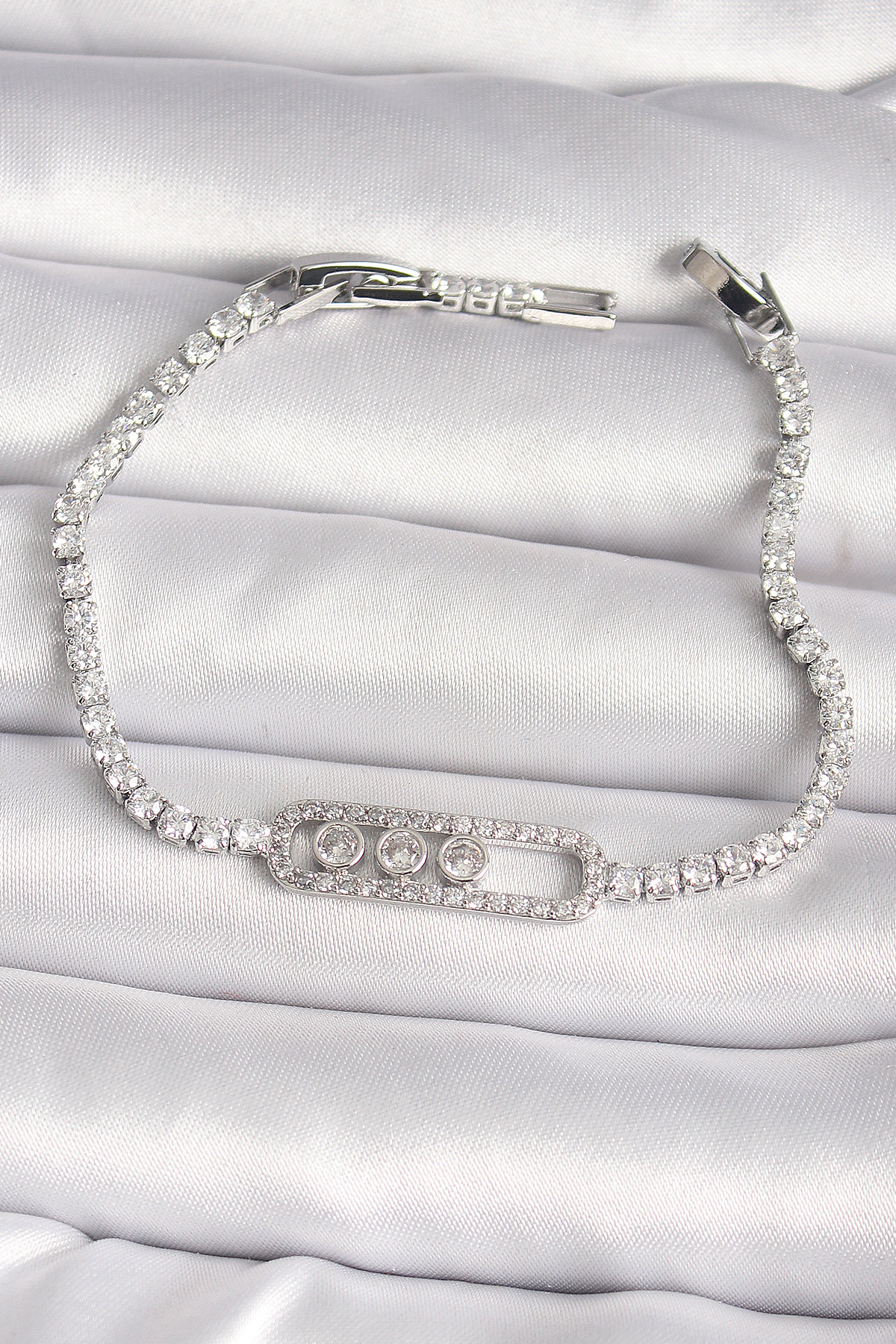 Pirinç Gümüş Renk Su Yolu Zirkon Taşlı Messika Model Kadın Bileklik