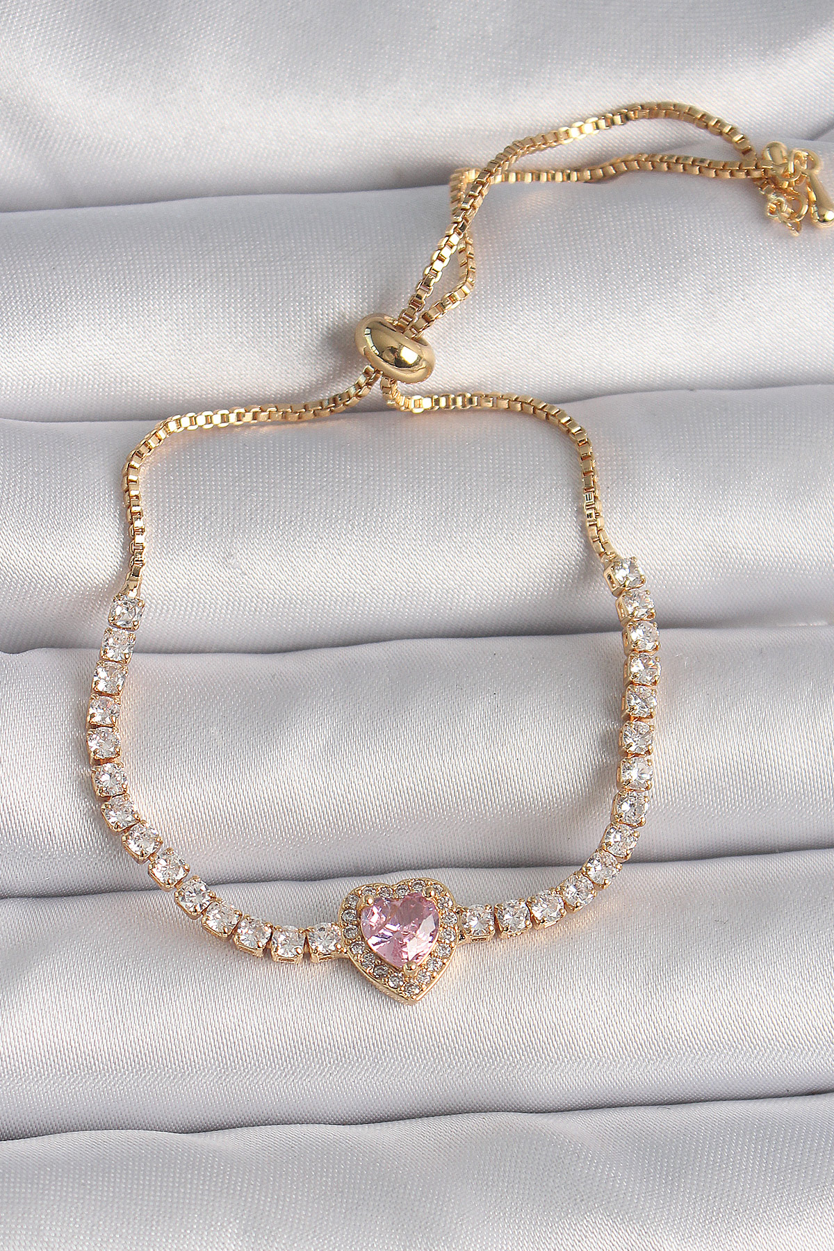 Pirinç Gold Renk Su Yolu Zirkon Taşlı Pembe Zirkon Taşlı Kalp Asansör Model Charm Kadın Bileklik