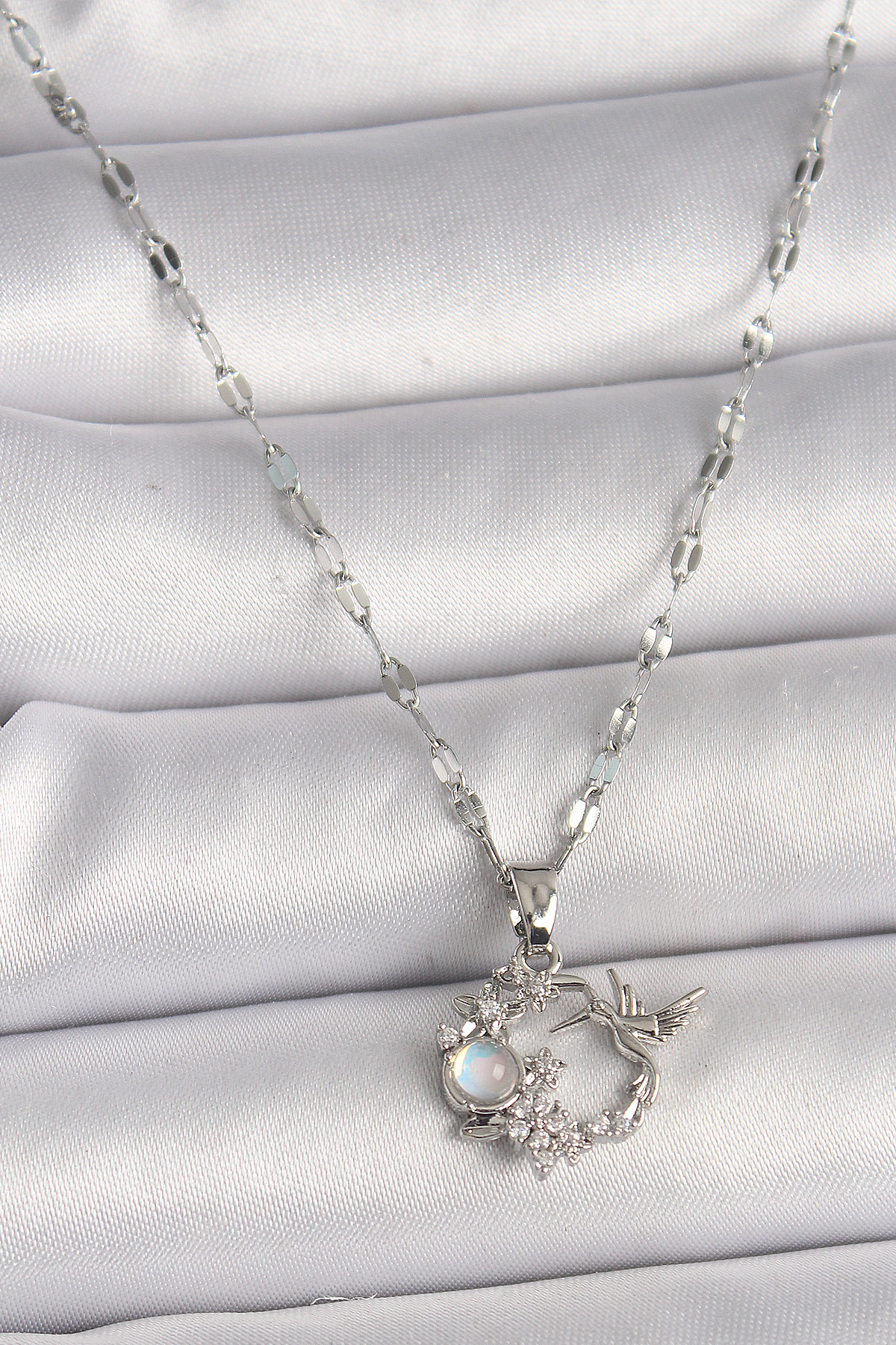 316L Çelik Gümüş Renk Zincir Zirkon Taşlı Sinek Kuşu Figür Çiçek Detay Kadın Kolye