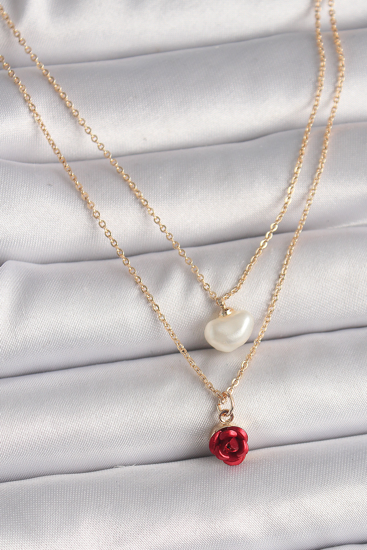 Pirinç Gold Renk 2'Li Zincir Model Gül Figür İnci Detay Kadın Kolye