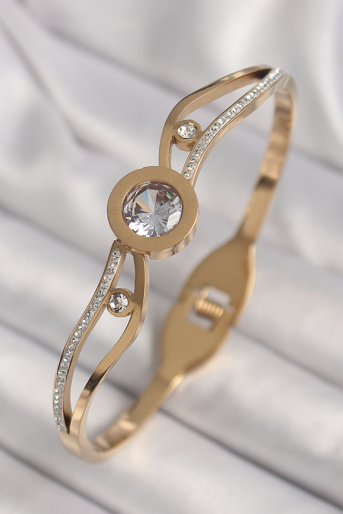 316L Çelik Gold Renk Dalgalı Zirkon Taşlı Kadın Kelepçe